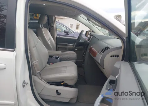 2008 Chrysler Town & Country Touring from USA, damaged, VIN 2A8HR54P78R111281